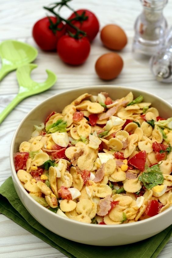 Salade De Pates Complete Bacon Oeufs Durs Tomates Et Laitue Amandine Cooking Salade De Pates Salade Recette Salade De Pates