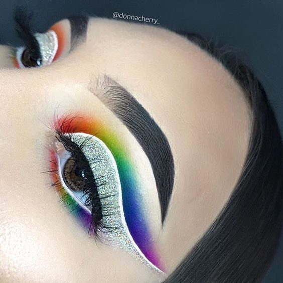 C H A S I N G R A I N B O W S (or is it waterfalls? ) Hey y'all! I'm so glad I had the chance to sit down and create a new look yesterday, I've been missing my vanity all week! Between school and work I've been kept super busy, which is also why I often plan posts ahead of time ☺️☺️ but for today's look I was inspired by @rocioceja_ and @raggedyroyal! These artists are unbelievably talented and I recommend you check them out! So I've been wanting to create a rainbow look ev...