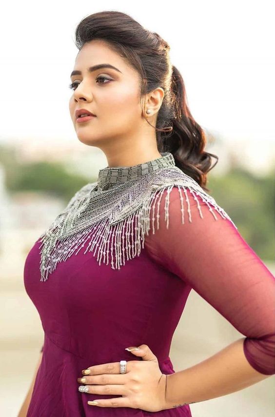 Sree Mukhi’s Most Beautiful Stills - Gulte