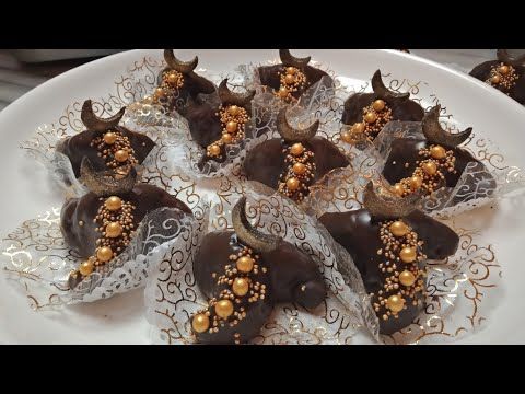 حلويات العيد 2020 جديد وحصري عرايش هلال العيد بالشكولا والكراميل سلطانة الحلويات Youtube Pralines Sweets Food
