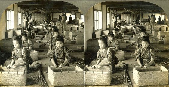 1904 stereo-photo by Julian Cochrane, in Japan for the Keystone View Company. If you don\'t have the "ALL SIZES" button, and want to see the faces of the girls, here is a half-stereoview enlargement : www.flickr.com/photos/24443965@N08/2432404767/ Cochrane originally came to cover the Russo-Japan War, but ended up getting stuck in Tokyo for several months while waiting for official permission to go to the front in China. Cochrane took fine advantage of th...