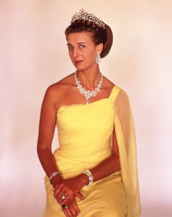 Kent Jewels: The Diamond and Pearl Tiara is currently the only known major tiara^a€¦