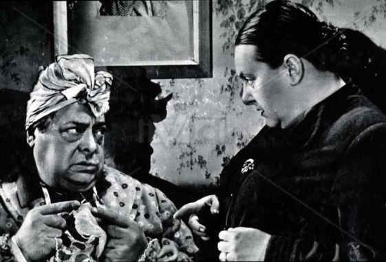 Aldo Fabrizi e Ave Ninchi in "Papà diventa mamma" (1953) | Attori, Cinema
