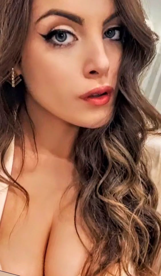 elizabeth-gillies