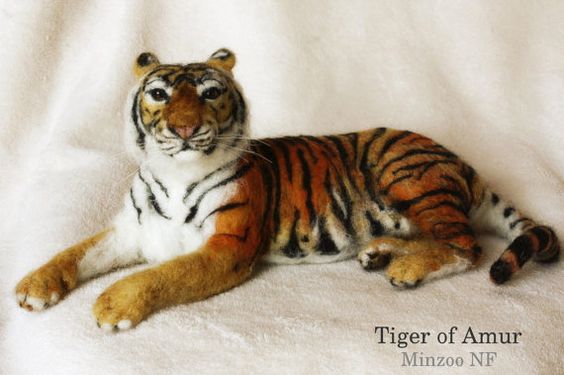 Needle felted Tiger of Amur, Siberian tiger sculpture, needle felting tiger, animal figurines