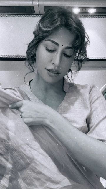 Chitrangda Singh on Instagram: "Vintage In My Vanity ☺️🖤 Had to do this to one to one of ny favv songs lately .. from this beautiful film #qalaonnetflix"