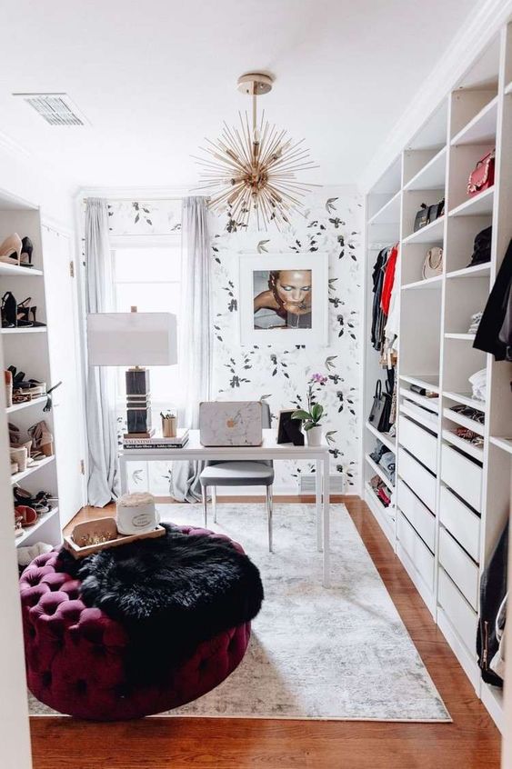 Bureau dans un placard ? Bienvenus dans le cloffice de vos rêves !
