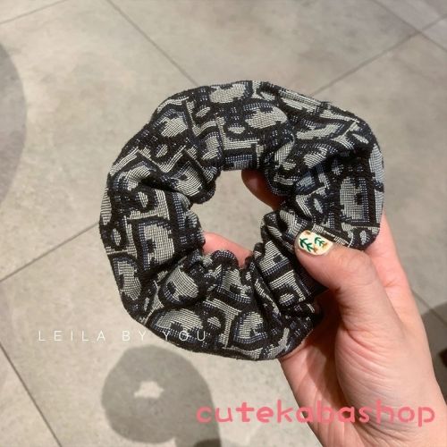 ディオール ヘア アクセサリー ブランド カチューシャ 可愛い 女性 髪 留め おしゃれ トロッター柄 Dior ボリューム シュシュ ヘアアクセサリー ディオール 女性 髪 ディオール ヘア アクセサリー ブランド カチューシャ 可愛い 女性 髪 留め おしゃれ トロッター柄 Dior ボリューム シュシュ ヘアアクセサリー ディオール 女性 髪