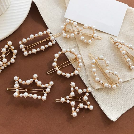 Encontrar Más Las mujeres accesorios para el pelo Información acerca de AOMU Chic Corea Imitiation pelo Clips mujeres geométrico triángulo redondo horquillas pelo accesorios corazón hueco Hairgrip, alta calidad Las mujeres accesorios para el pelo de Minty Color en Aliexpress.com