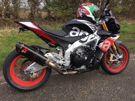 Aprilia Tuono V4