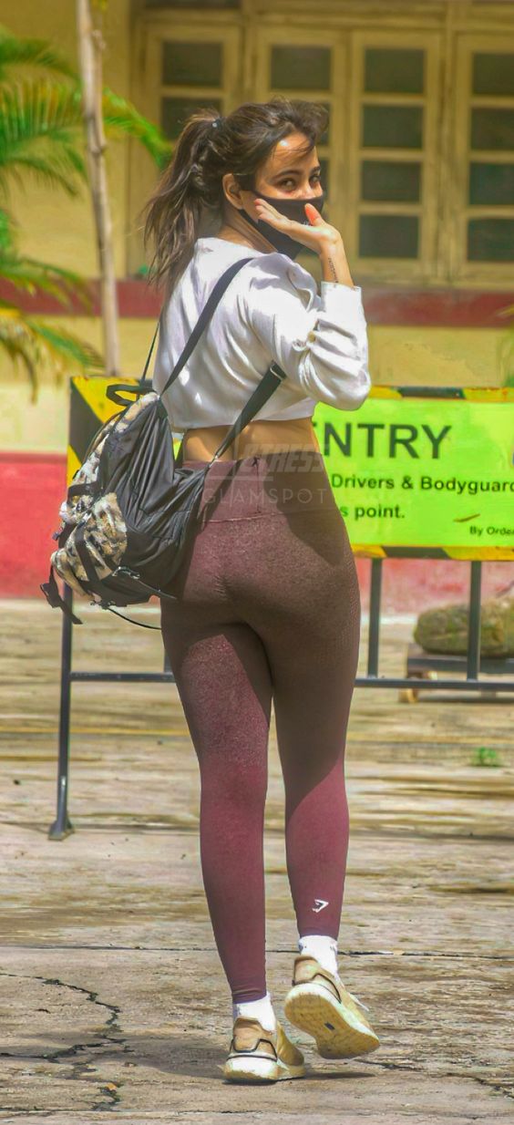 rakul-preet-singh-yoga-hot