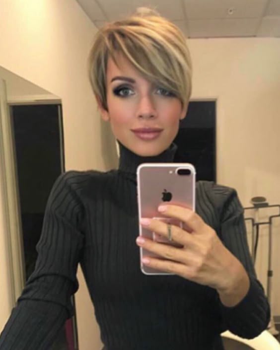 The best #pixiecut by @chernyshova.nataliia 👍🏻✂️🥇 И снова благодаря Наталье после беспощадного солнца моя шевелюра обрела нужный оттенок и…