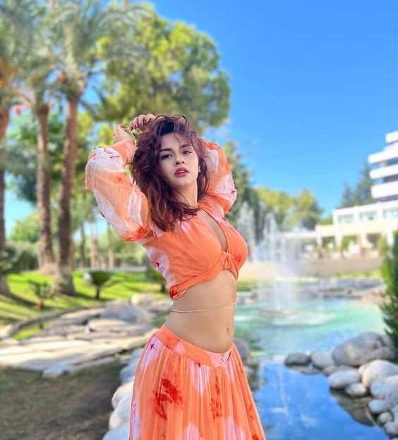 Avneet Kaur hot avatar in the latest photos