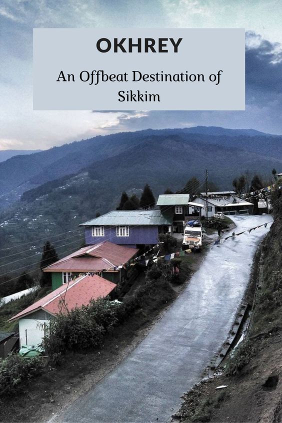 Situated at the foot of the Himalayan Mountains west of Sikkim at an altitude of 5,500 feet, it is a picturesque little town called Okhrey . Far from the life of the noisy city, Kaluk offers its visitors a spectacular view of Mt Kanchenjunga. It is one of the most flourishing areas in Sikkim and has been famous for places like Durga Mandir, Rinchenpong Monastery, and Megi Dara