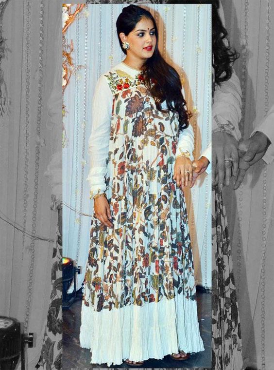 Genelia D\'Souza Deshmukh at Bipasha Basu, Karan Singh Grover\'s wedding reception. #Bollywood #Fashion #Style #Beauty #Hot #Wedding