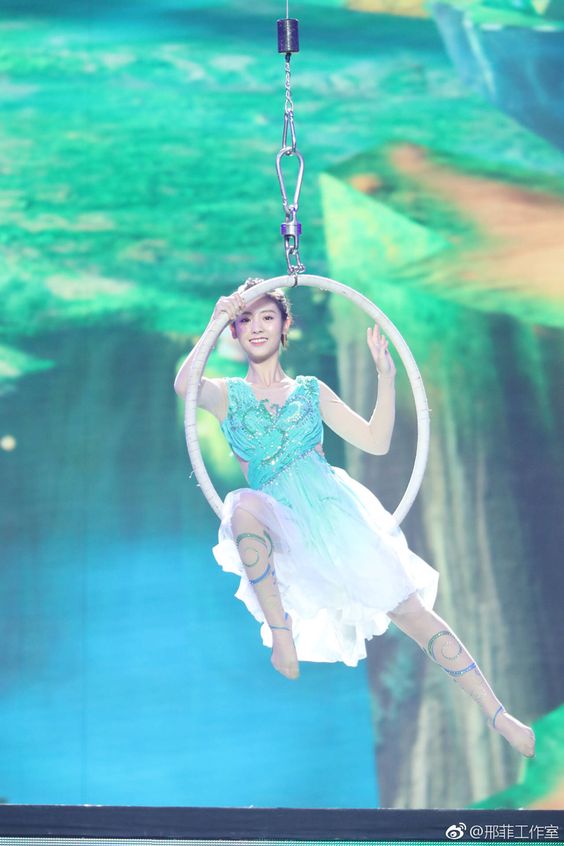 Follow her Instagram: fair_xing Weibo: ι’θ²_ Little red book: ι’θ²fair Kuaishou: ι’θ² Douyin: ι’θ²_