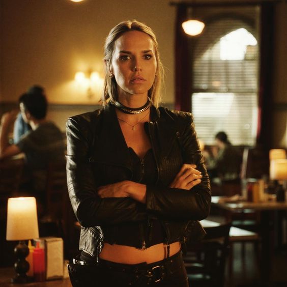 Arielle Kebbel on Instagram: “Want to see more of Olivia’s RBF?! Join me and the gang at 2:45 pm tomorrow for our @nbcmidnighttexas panel at @comic_con ✨ #midnighttexas…”