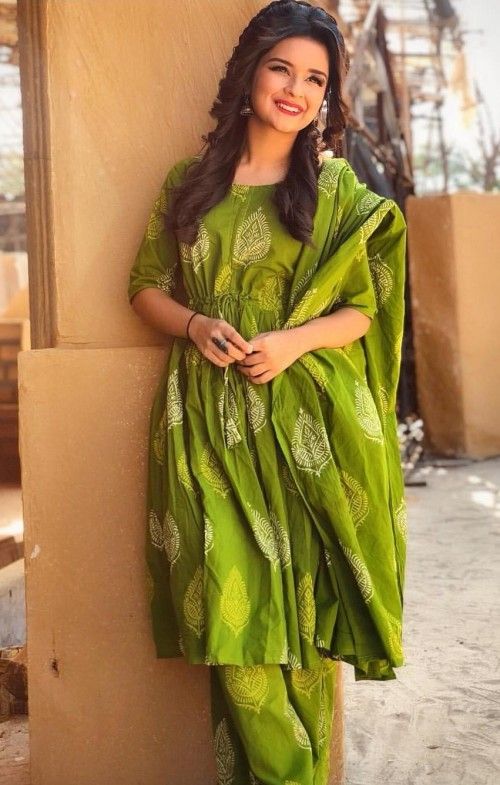 Jannat Zubair, Avneet Kaur, Arishfa khan: Who wore designer suits better? | IWMBuzz