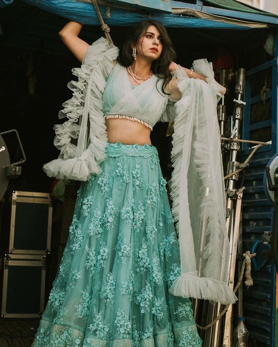 Kinjal Dave on Instagram: “Lost soul 🦅 . . Beautifully captured by @manthan_sarvasvaphotography Outfit by @heer.boutique Jewellery @carret9c9 #kinjaldave”