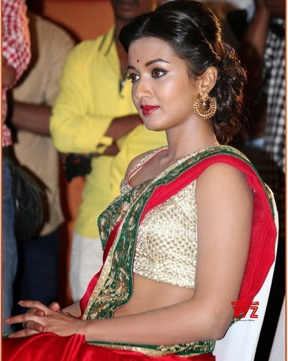 Actress Catherine Tresa Stunning New Stills - Social News XYZ