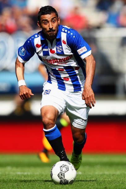 Reza Ghoochannejhad of SC Heerenveen in action against PSV Eindhoven in Sept 2017.