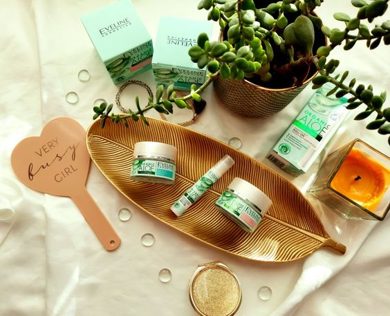 Organic Aloe + Collagen Eveline