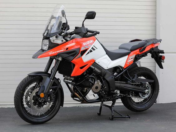 2020 Suzuki V-Strom 1050XT Review MC Commute | Motorcyclist