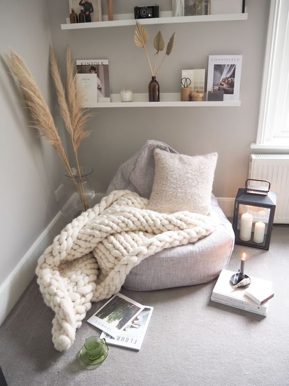 37 GENIUS COLLEGE APARTMENT LIVING ROOM IDEAS TO MAKE YOUR ROOM CUTE AND BIGGER