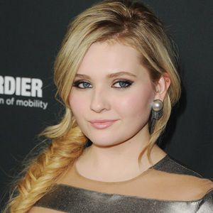 Abigail Breslin Biography, Age, Height, Weight, Boyfriend, Family, Wiki & More