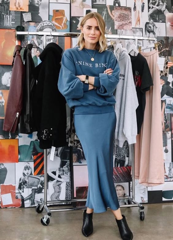 Con Estos Looks, Anine Bing Demuestra Que Un Polerón Es La Pieza Más Chic Y Cool De Todas