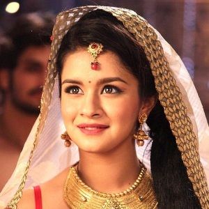 Avneet Kaur (Actress) Biography, Age, Height, Weight, Boyfriend, Family, Wiki & More