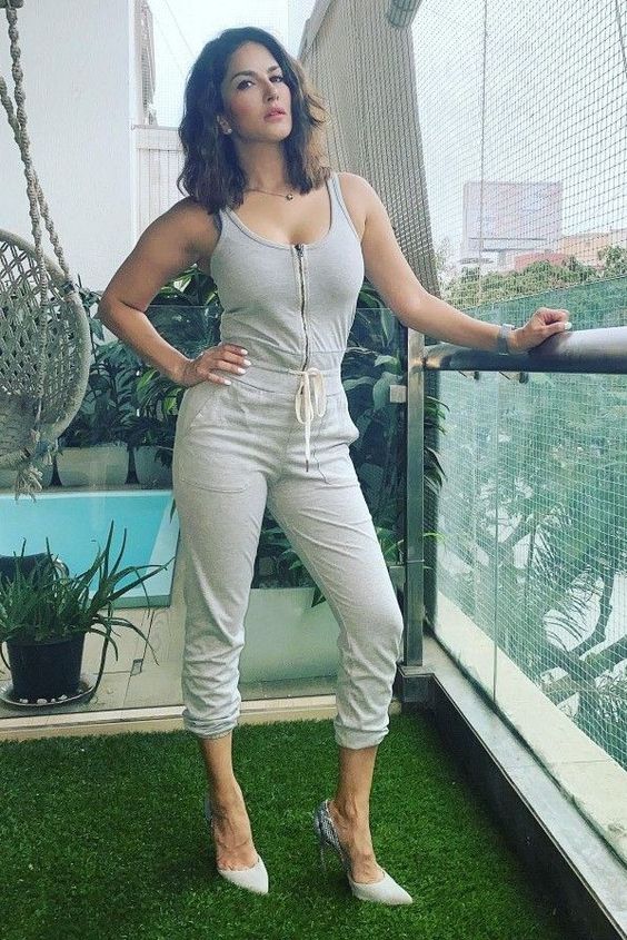Sunny Leone | Real name - Karenjit Kaur Vohra, former pornographic actress, actress and model in Indian and American film Industry