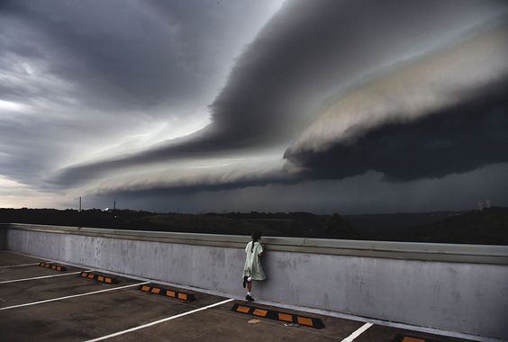 \'Is that a rift in space-time, daddy, or just a cloud?\' - environment - 04 November 2014 - New Scientist