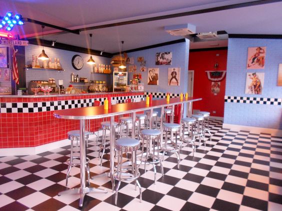 1950\'s American Diner in Florence, no really! - Girl in Florence