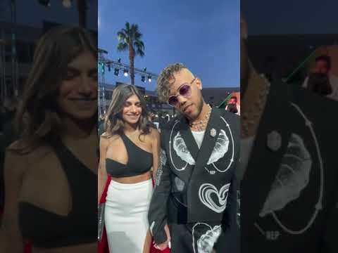 Mia Khalifa y Jhay Cortez En Los Latín Grammy 2021