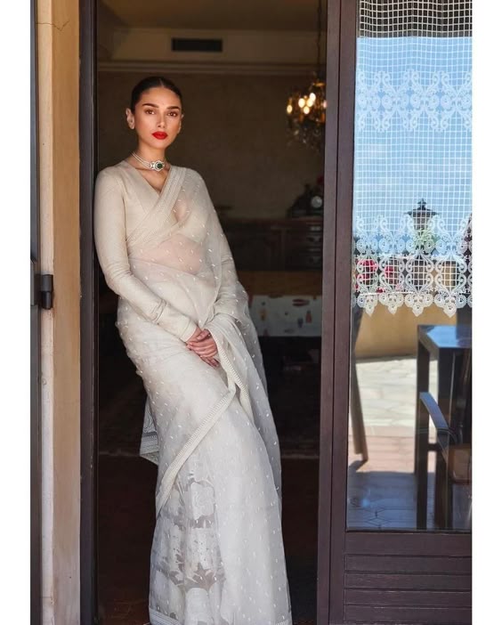 Aditi Rao Hydari\'s elegant look in an ivory saree for Cannes!