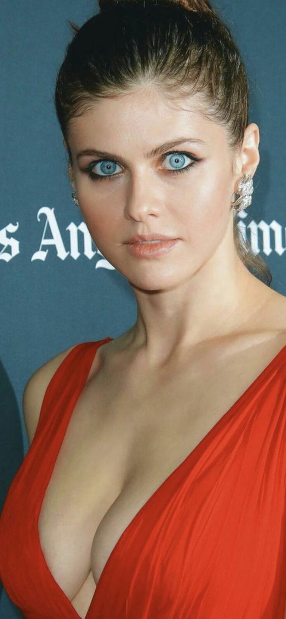 Alexandra Daddario Wallpapers