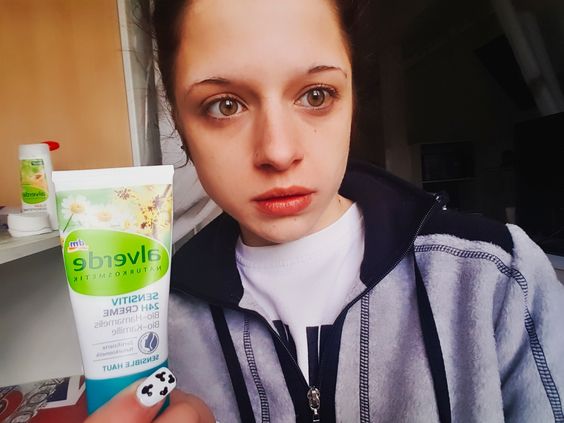 Alverde Sensitiv 24H Creme mit Hamamelis Kamille Alverde Sensitiv 24H Creme mit Hamamelis Kamille Review