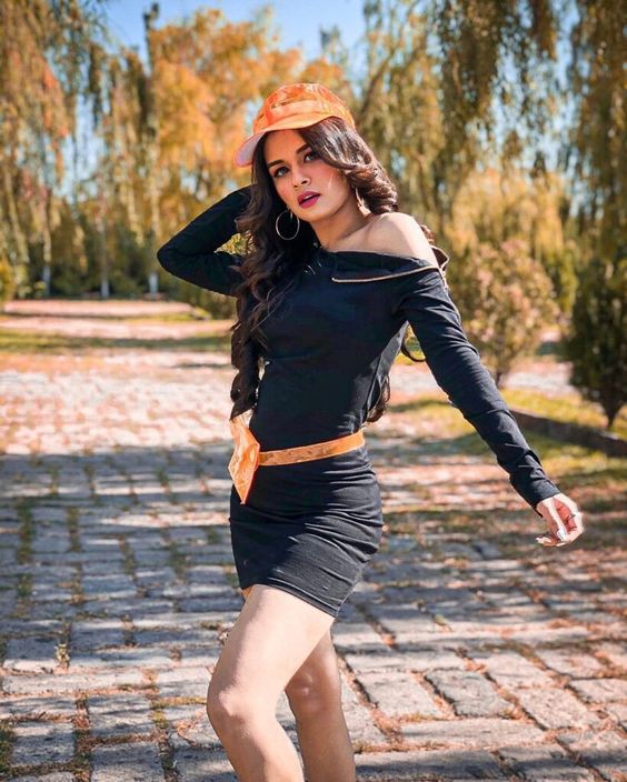 Avneet Kaur\'s dresses that make you go crazy | IWMBuzz