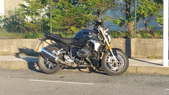 BMW R1250R
