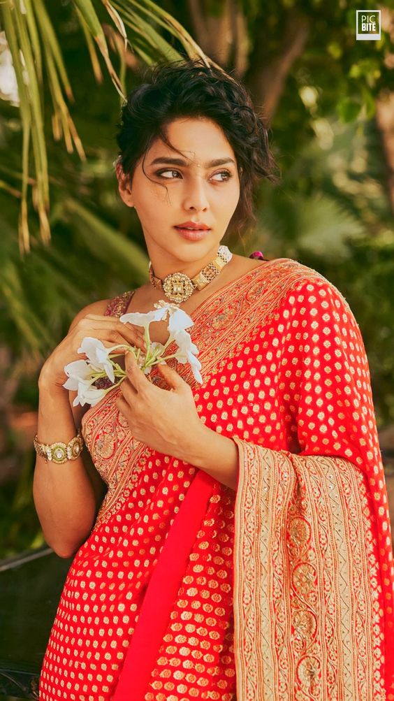 Aishwarya Lekshmi Wallpaper