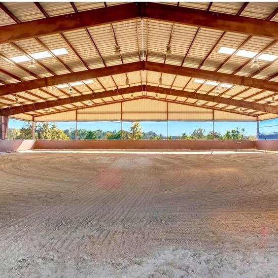 Horse covered arena