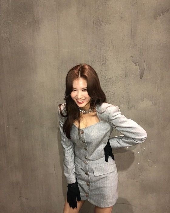 TWICE サナ、セクシーな近況ショットが話題…華やかな美貌に絶賛の声“最高のビジュアル”