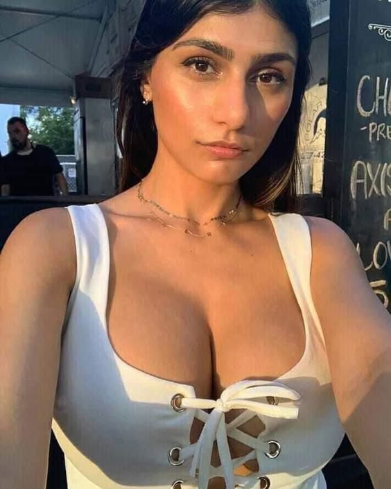 mia-khalifa-hot