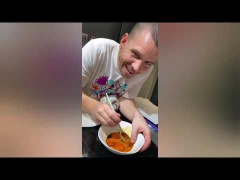 Dabiz Muñoz Hamburguesa Doble Dos Quesos Huevos Fritos Crujientes Y Melosos Y Salsa Rosa Ahumada Youtube Hamburguesas Huevos Fritos Dabiz Muñoz
