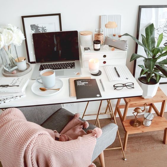 Create A Home Office That Works For You When You Need A Serious Workspace Choo Home Design Cozy Home Office Home Office Design Home Office Space