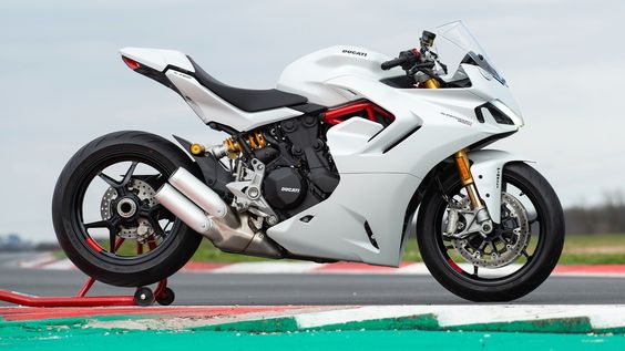 Ducati SuperSport 950 launched; Priced from INR 13.49L