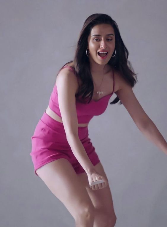 Shraddha Kapoor shows her stunning legs