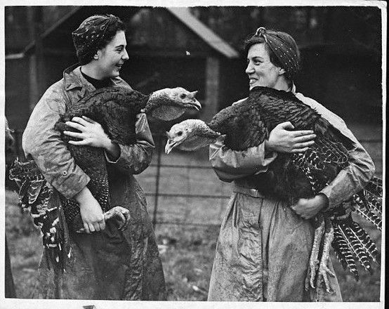vintage women with turkeys thanksgiving