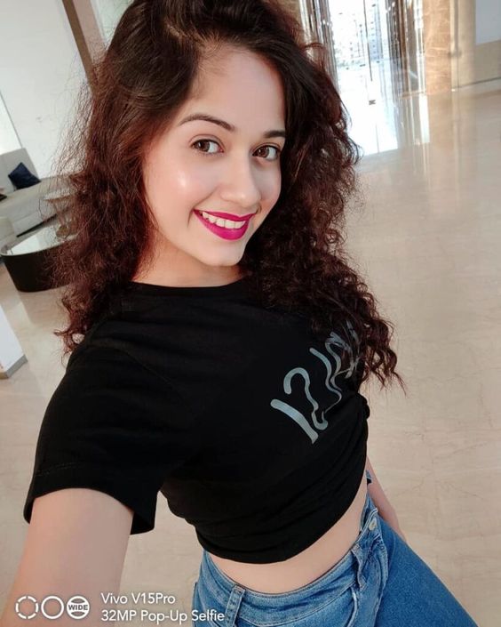 Selfie Addiction of TikTok Star Jannat Zubair | IWMBuzz